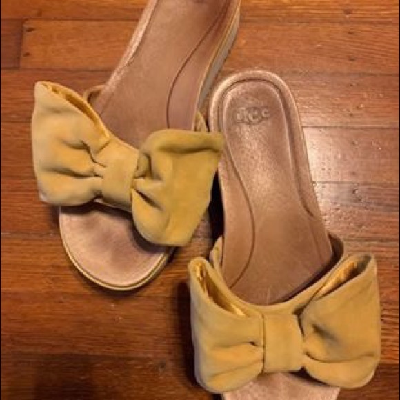 Ugg bow slides - Picture 2 of 6